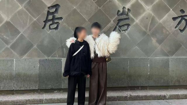 19岁男子入室行凶后淡定点外卖，年轻母亲为护女被袭致大脑萎缩如90岁，嫌疑人家属拒绝露面__19岁男子入室行凶后淡定点外卖，年轻母亲为护女被袭致大脑萎缩如90岁，嫌疑人家属拒绝露面