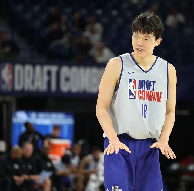 周琦：NBA比赛空间大杨瀚森能打低位，他选秀排名肯定会非常好_周琦：NBA比赛空间大杨瀚森能打低位，他选秀排名肯定会非常好_