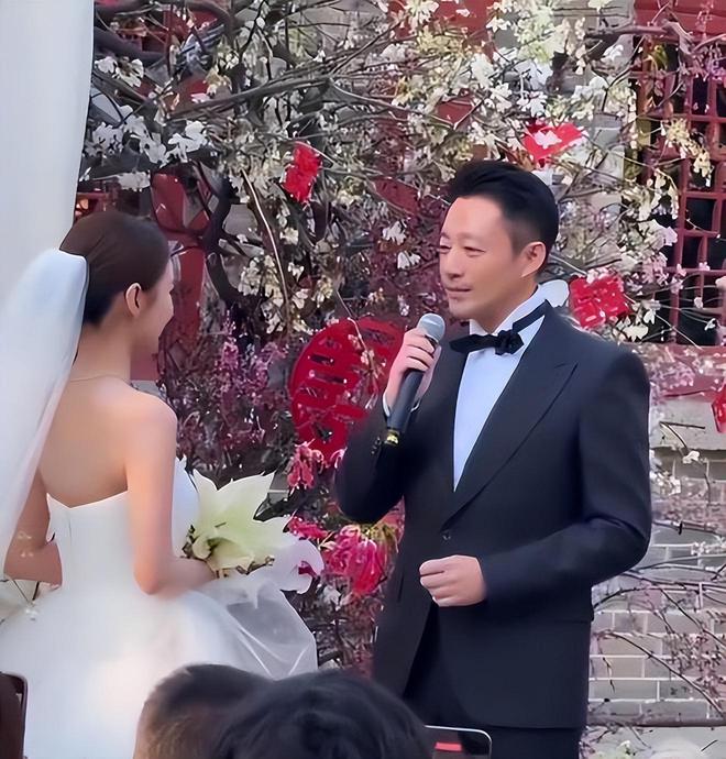 汪小菲的父亲汪则涵__汪小菲晒女儿甜笑照
