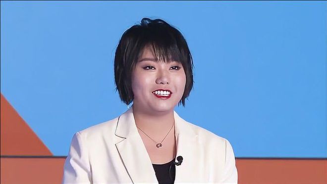 李雪琴面对挑衅，以静制动，于舆论漩涡中显从容睿智__李雪琴面对挑衅，以静制动，于舆论漩涡中显从容睿智