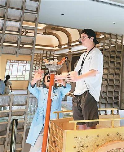 人民日报海外版 ｜ 尼山论坛：与时代脉搏同频共振 共寻“美美与共”之路_人民日报海外版 ｜ 尼山论坛：与时代脉搏同频共振 共寻“美美与共”之路_