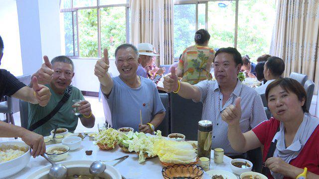 云南玉溪野生菌_云南伞把菌_