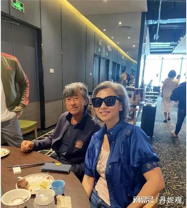 76岁林子祥近况曝光，与小14岁娇妻恩爱27年，虽有质疑但很幸福