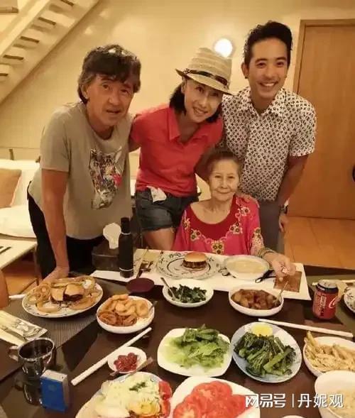 76岁林子祥近况曝光，与小14岁娇妻恩爱27年，虽有质疑但很幸福_76岁林子祥近况曝光，与小14岁娇妻恩爱27年，虽有质疑但很幸福_