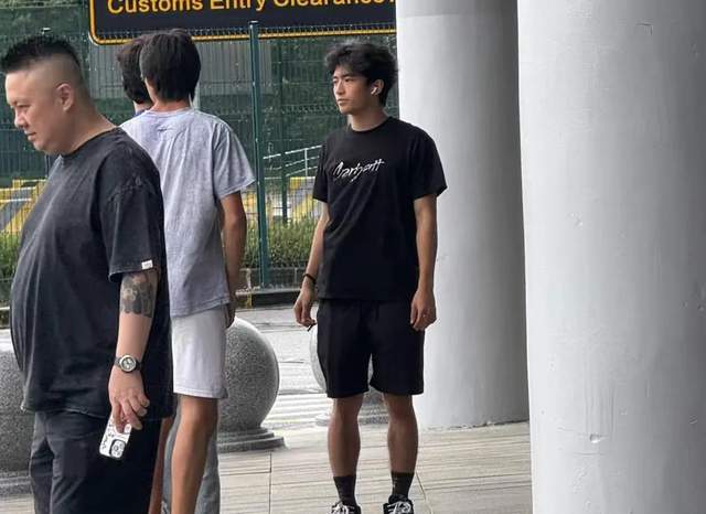 _谢霆锋父子合体上节目_谢霆锋父子俩