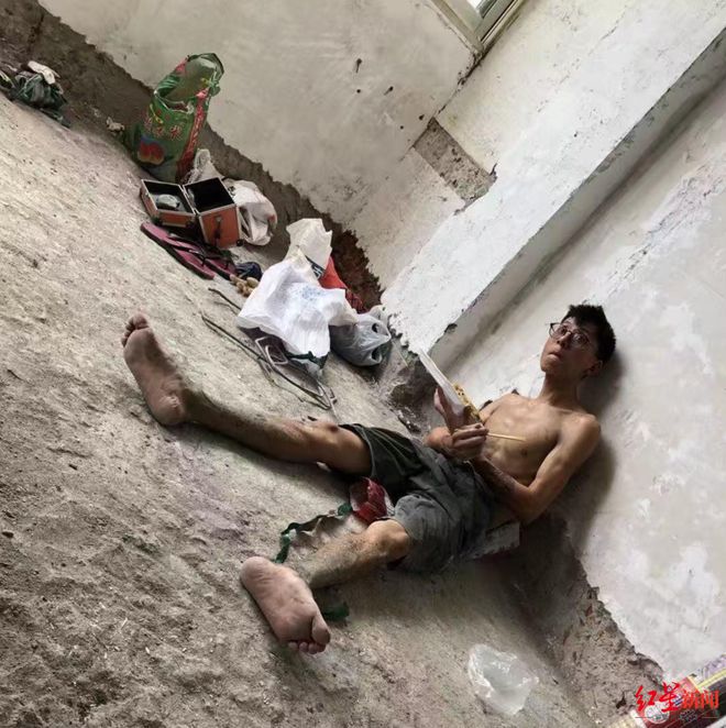“搬砖9年攒下200万”男子直言：落下一身职业病，读书会有更好的出路__“搬砖9年攒下200万”男子直言：落下一身职业病，读书会有更好的出路