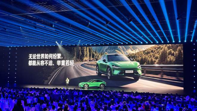 玄戒O1芯片、小米YU7齐发，雷军：不论顺逆境，都要不断向前