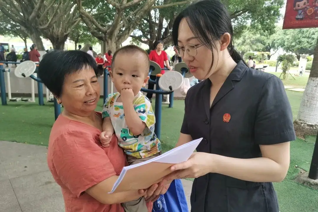 家庭教育宣传月 | 以法为盾护幼苗，爱润万家伴成长_家庭教育宣传月 | 以法为盾护幼苗，爱润万家伴成长_