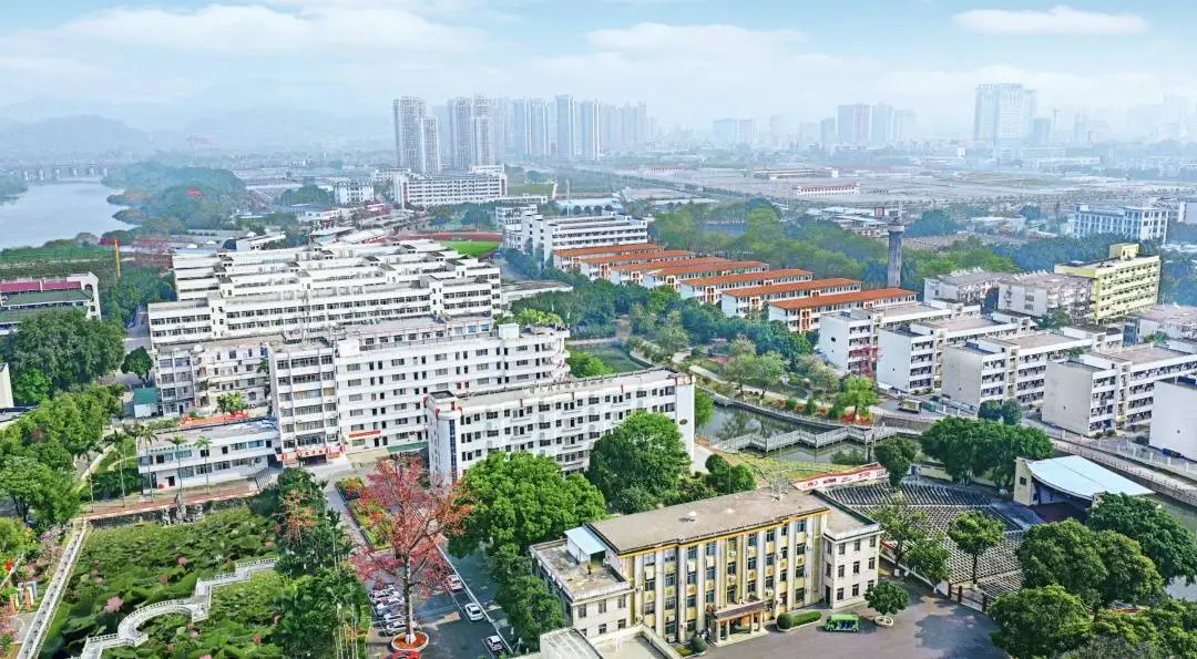 升级本科的职业大学有哪些__本科扩招学校有哪些