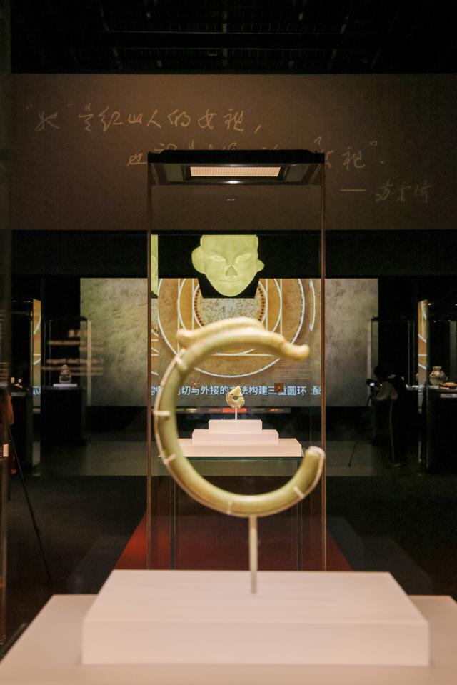 红山文化古国为何被称为中华文化的“直根系”？“龙腾中国”特展作答__红山文化古国为何被称为中华文化的“直根系”？“龙腾中国”特展作答