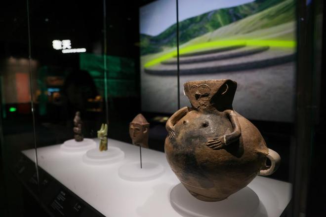 _红山文化古国为何被称为中华文化的“直根系”？“龙腾中国”特展作答_红山文化古国为何被称为中华文化的“直根系”？“龙腾中国”特展作答