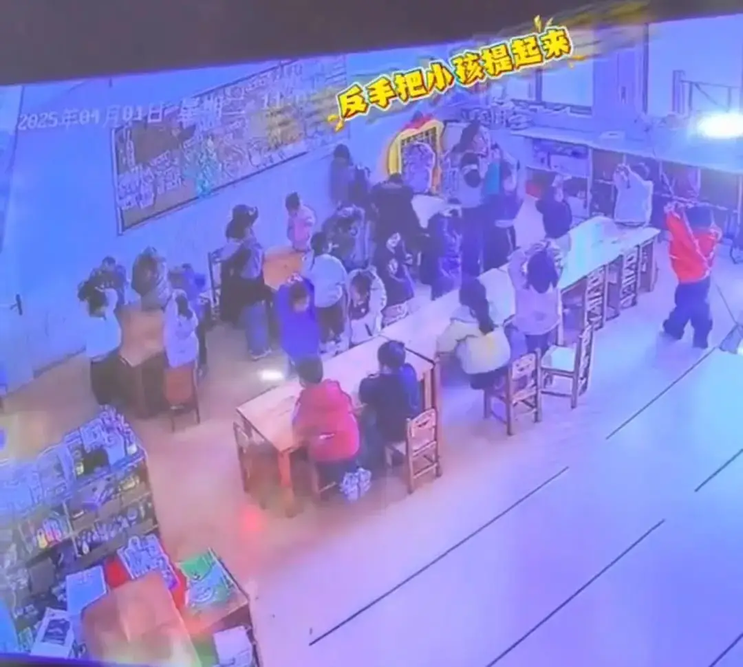 _昆明暴恐案全程监控视频曝光_鸟巢飙车监控曝光