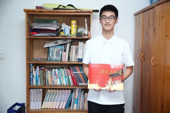 _儿子考上985父母却跳楼,银行卡余额350万,留遗言：没有活着的希望_儿子考上985父母却跳楼,银行卡余额350万,留遗言：没有活着的希望