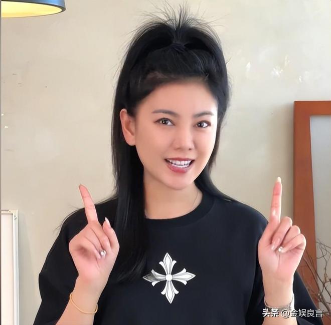 江笙江沉小说__退出演艺圈的女艺人