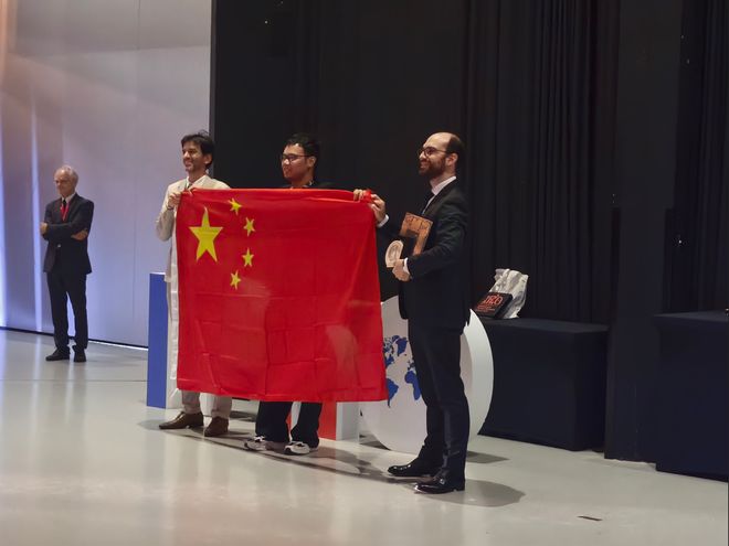 物理金牌夺冠_物理竞赛金牌_