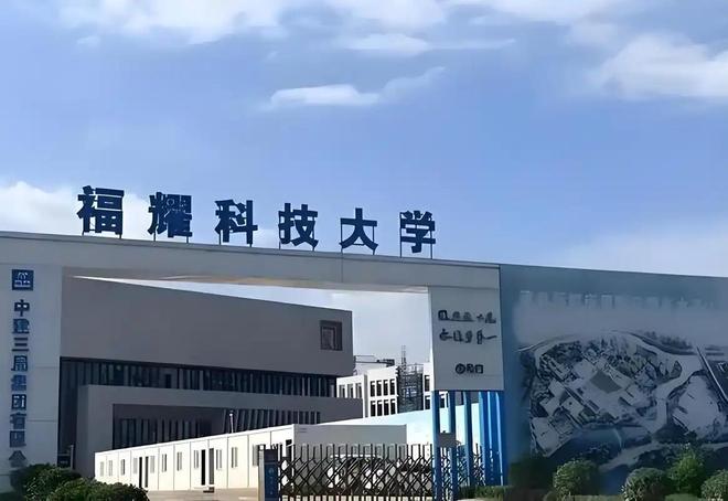 中国网友称特朗普小可爱_当初脑子进水了选择这样的专业_