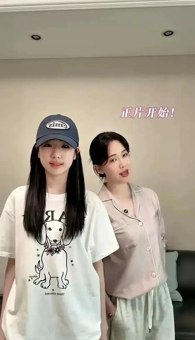 左小青回湖南晒老家日常，爸妈温情出镜，高颜值的一家令人羡慕_左小青回湖南晒老家日常，爸妈温情出镜，高颜值的一家令人羡慕_