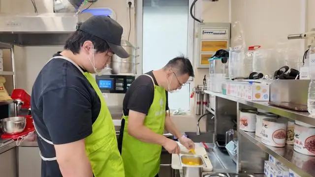 _高考数学39分，却能“闪闪食光”！父母陪伴，网友托举，一家冰粉小店的“试”验_高考数学39分，却能“闪闪食光”！父母陪伴，网友托举，一家冰粉小店的“试”验