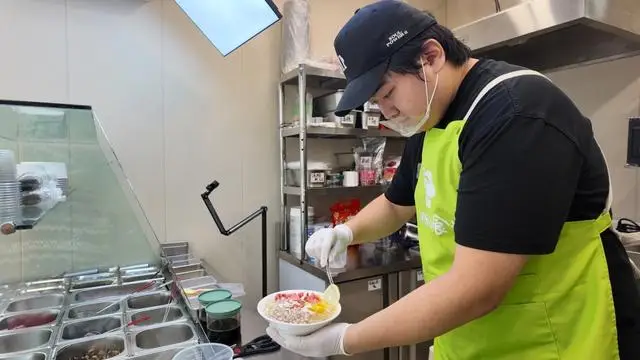 高考数学39分，却能“闪闪食光”！父母陪伴，网友托举，一家冰粉小店的“试”验__高考数学39分，却能“闪闪食光”！父母陪伴，网友托举，一家冰粉小店的“试”验
