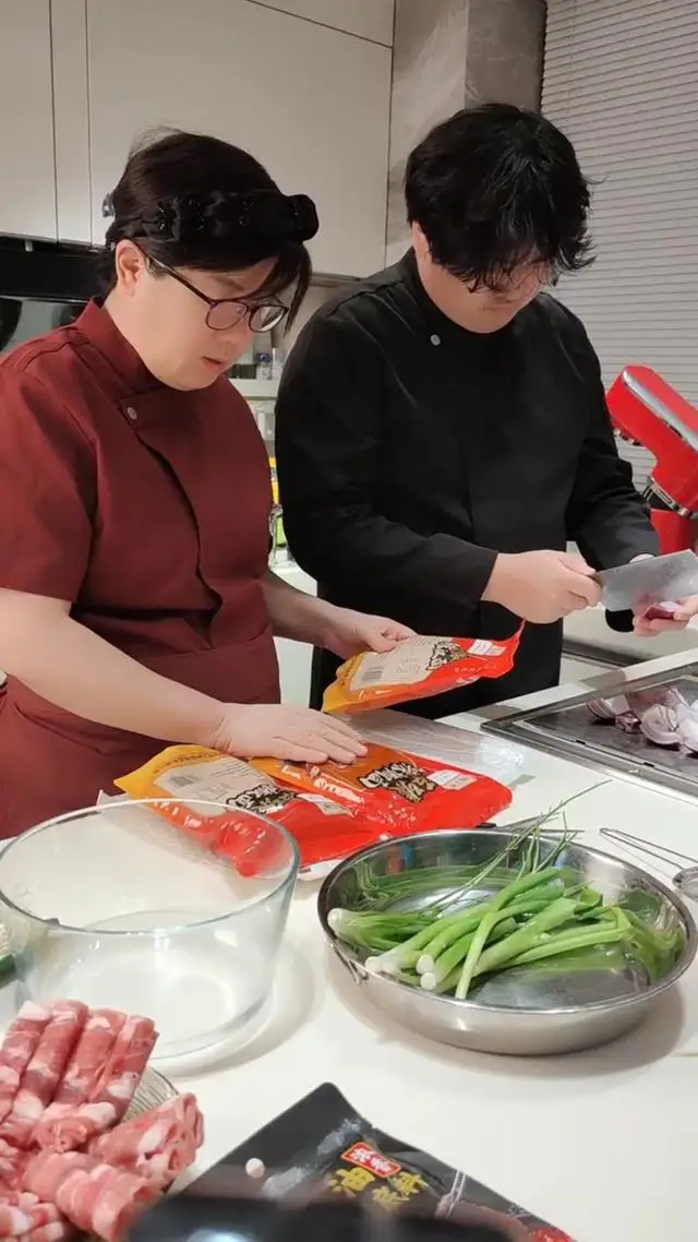 高考数学39分，却能“闪闪食光”！父母陪伴，网友托举，一家冰粉小店的“试”验__高考数学39分，却能“闪闪食光”！父母陪伴，网友托举，一家冰粉小店的“试”验