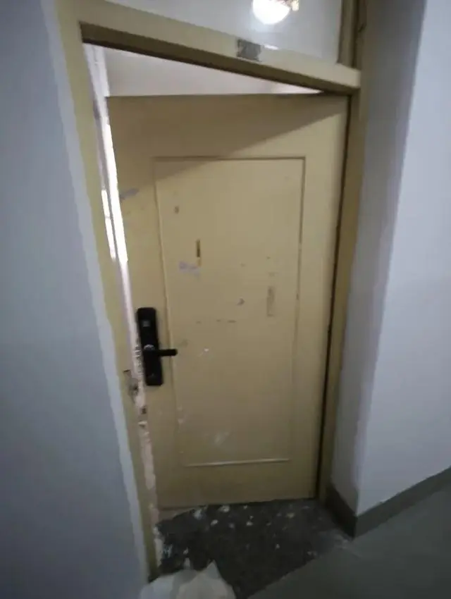 高校宿舍贴广告__大学宿舍广告