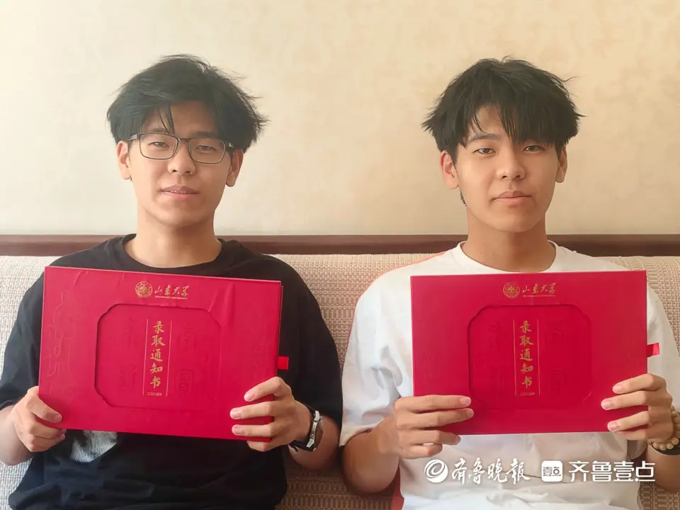 双胞胎兄弟高考均上670分_双胞胎兄弟考上大学_
