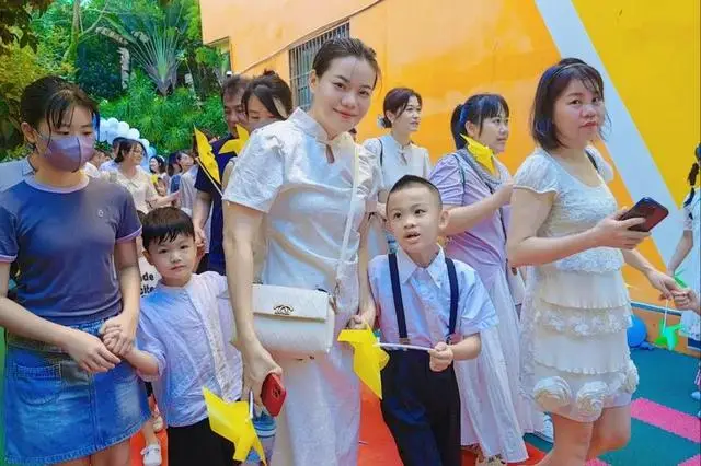 幼儿园放学后问孩子的三句话__幼儿园放学后怎么问