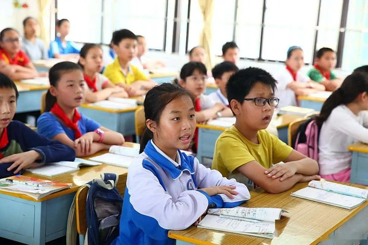 _初中作业多还是高中作业多_小学大量阅读，只完成学校作业，以后初中～高中，孩子成绩会怎样？
