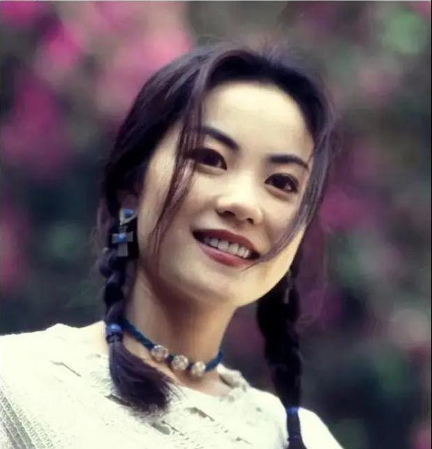 讽刺妇芝王菲愚柏事实的句子_讽刺妇芝王菲愚柏事实的诗句_