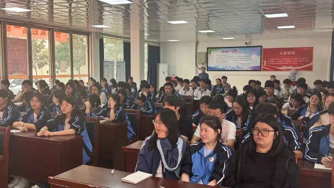 高三考前减压讲座新闻稿_学校教育助力孩子高考讲座_