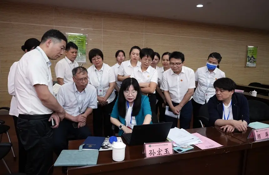 教育部护理学专业认证专家组到右江民族医学院开展认证工作_教育部护理学专业认证专家组到右江民族医学院开展认证工作_