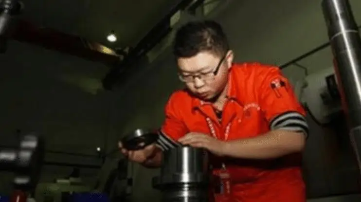 学霸去技校_学技术想放弃_