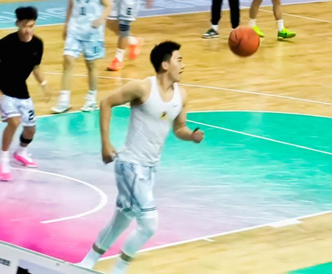 王俊杰狂轰23+17一柱擎天！赵维伦20+4，张峻豪18+6+5,辽宁开门红__王俊杰狂轰23+17一柱擎天！赵维伦20+4，张峻豪18+6+5,辽宁开门红