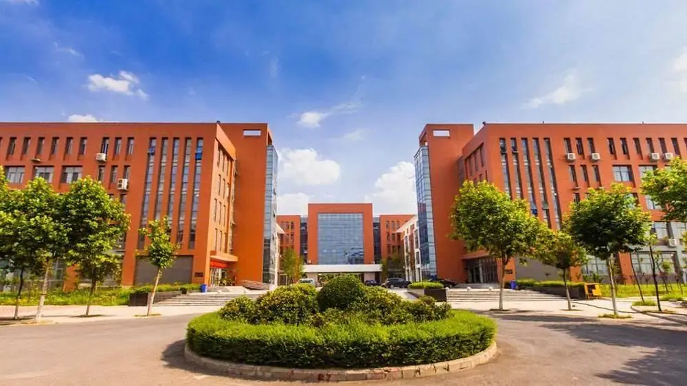 _二本学生，才是中国青年的底色_二本学生，才是中国青年的底色