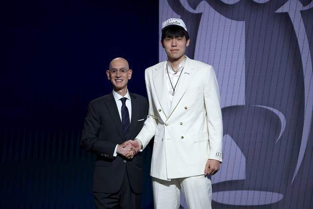 _杨瀚森：很喜欢20岁的生日礼物，没辜负19岁的自己，你好NBA！_杨瀚森：很喜欢20岁的生日礼物，没辜负19岁的自己，你好NBA！