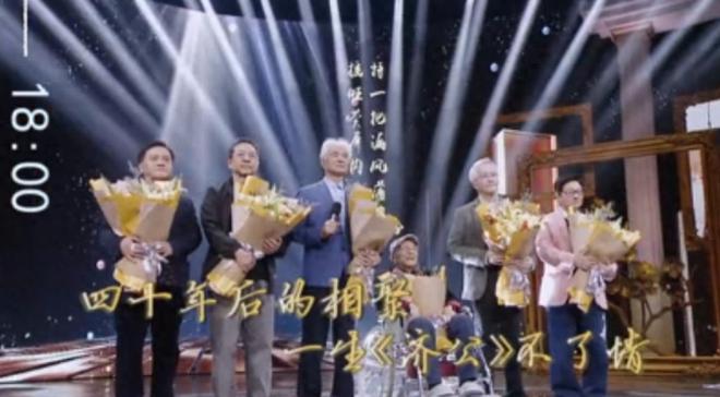 “济公”游本昌和孙女罕露面，全程坐轮椅还吸氧，脸颊凹陷引担忧