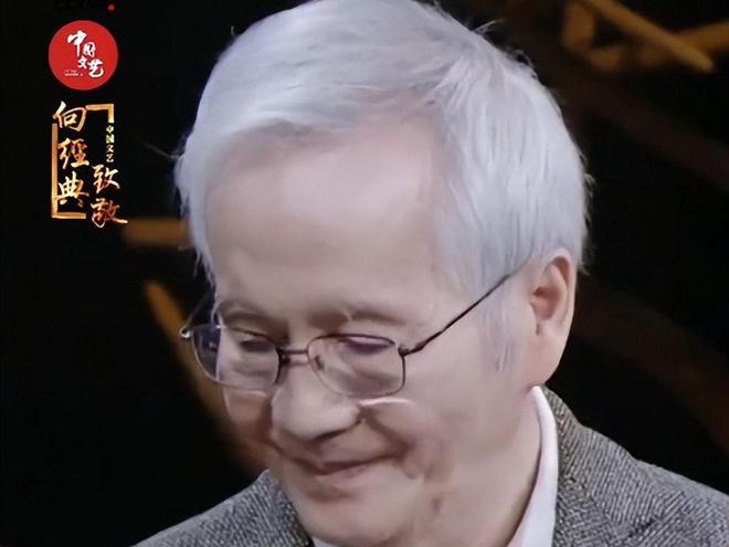 “济公”游本昌和孙女罕露面，全程坐轮椅还吸氧，脸颊凹陷引担忧__“济公”游本昌和孙女罕露面，全程坐轮椅还吸氧，脸颊凹陷引担忧