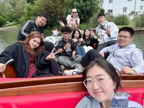 _尹雨梦英伦行：燕理学子的国际课堂与文化探索_尹雨梦英伦行：燕理学子的国际课堂与文化探索