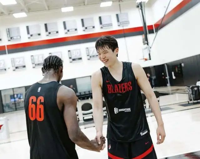 开拓者总经理：杨瀚森球商和上限都非常高 不担心队内有五个中锋_开拓者总经理：杨瀚森球商和上限都非常高 不担心队内有五个中锋_