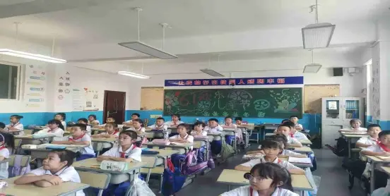 _小学工作简报美篇_六月学校简报