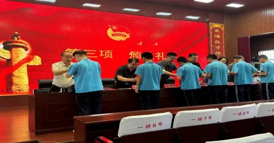小学工作简报美篇_六月学校简报_