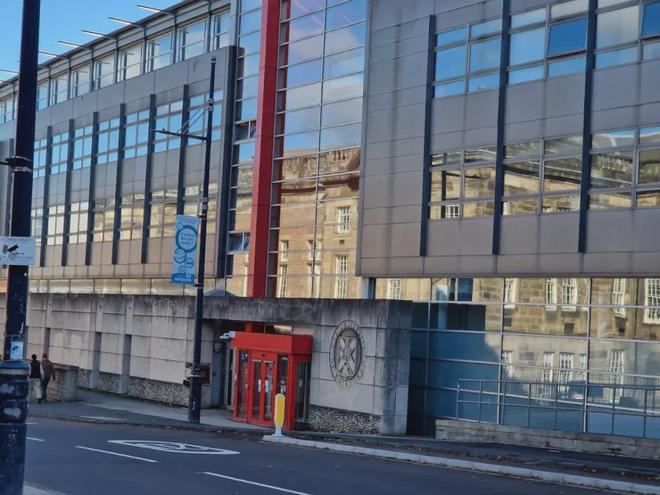 国外留学被劝退了怎么办__学生折磨留英国读大学劝退视频