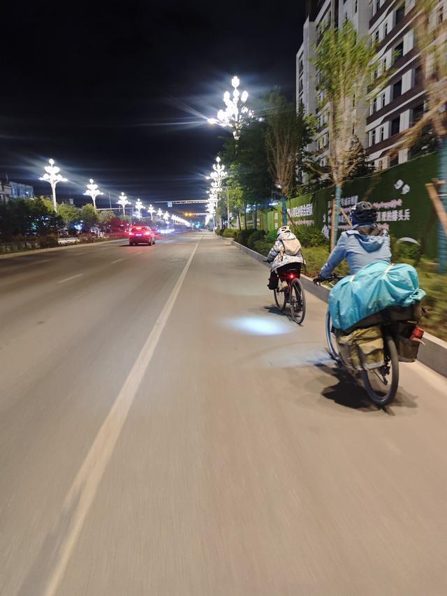 _自闭症男孩视频_自闭症自行车