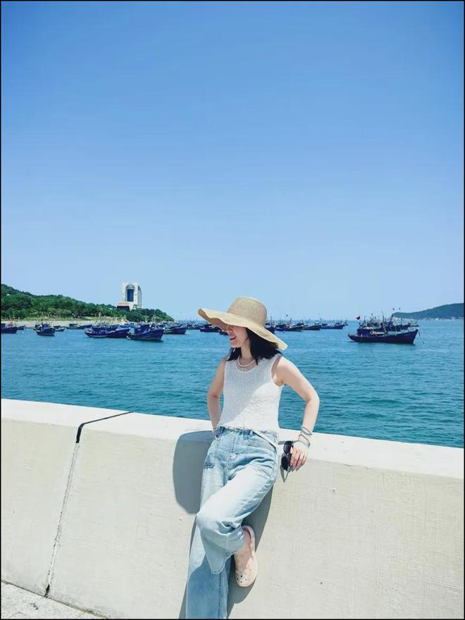缎面裙子搭配__缎面裙装