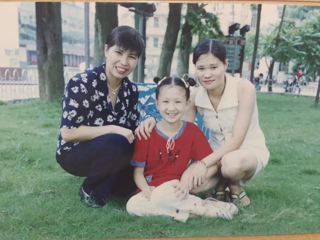 _缎面裙装_缎面裙子搭配