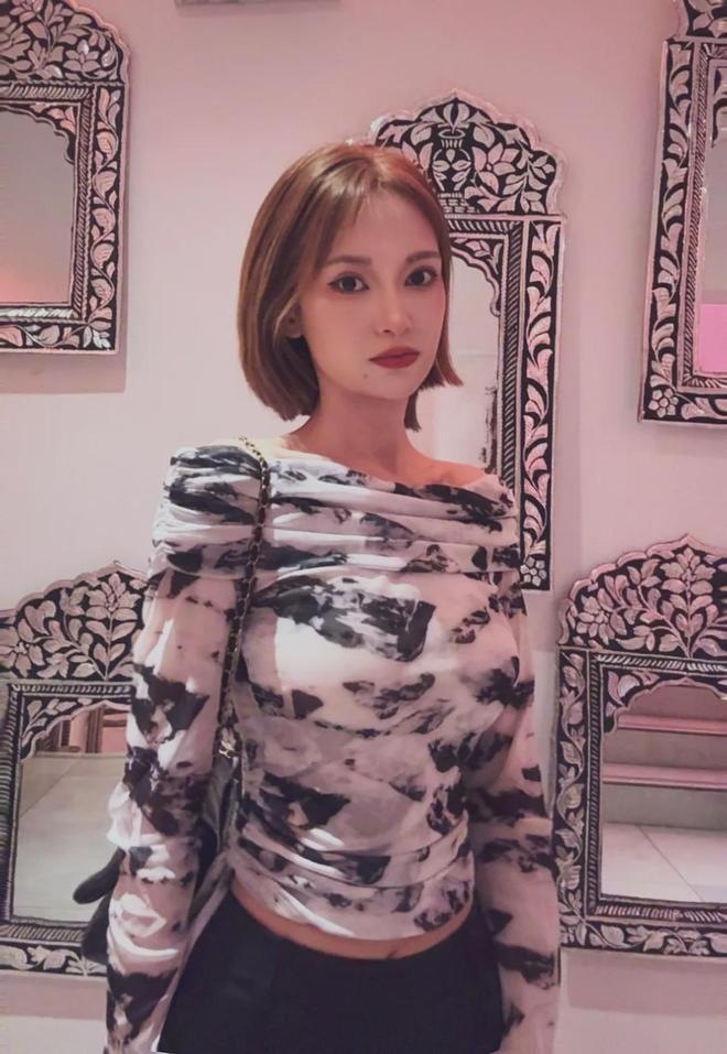 缎面裙子搭配__缎面裙装