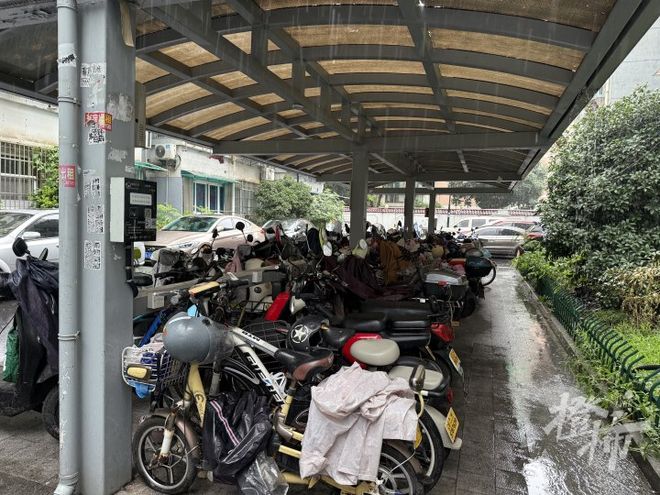 小区邻居_小区邻居之间发生冲突_