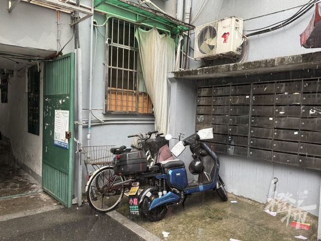 小区邻居之间发生冲突_小区邻居_