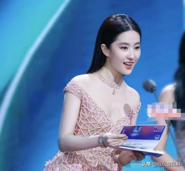 白玉兰风波一月后，37岁刘亦菲再传喜讯，让等了7年的娱乐圈沉默__白玉兰风波一月后，37岁刘亦菲再传喜讯，让等了7年的娱乐圈沉默