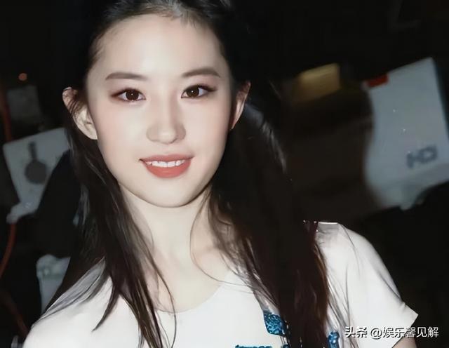 _白玉兰风波一月后，37岁刘亦菲再传喜讯，让等了7年的娱乐圈沉默_白玉兰风波一月后，37岁刘亦菲再传喜讯，让等了7年的娱乐圈沉默